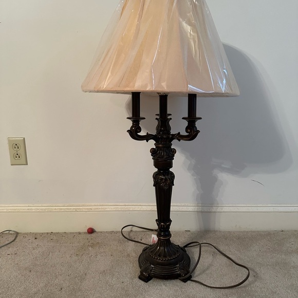 34” Elegant Tan Table Lamp (2 available) - Picture 4 of 4